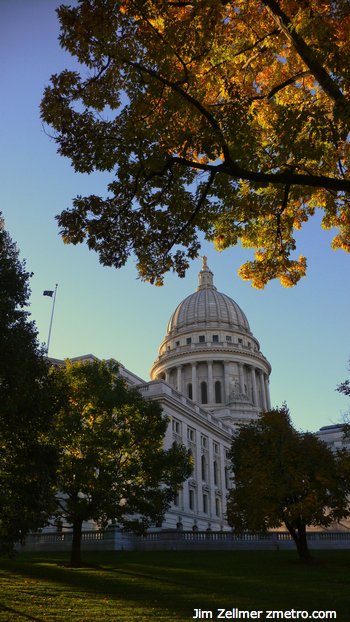 madisonfallcolors2007capitolzmetro.jpg