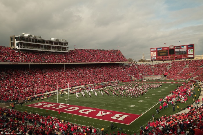  ... com: A "Carbon Neutral" College Football Game: Wisconsin vs. Illinois